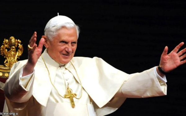 Paus Emeritus Benekdiktus Meninggal di Usia 95 Tahun