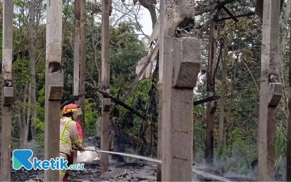 Thumbnail Berita - Terjadi 2 Kebakaran di Kabupaten Malang dalam Sehari, Kerugian Capai Setengah Miliar
