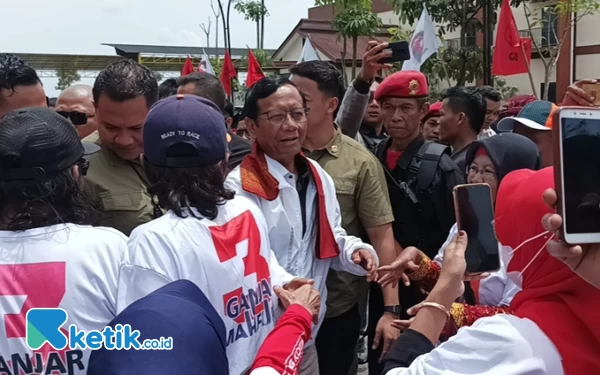 Thumbnail Tabrak Prof di Kabupaten Malang, Mahfud MD Janji Bebaskan Utang Petani-Nelayan
