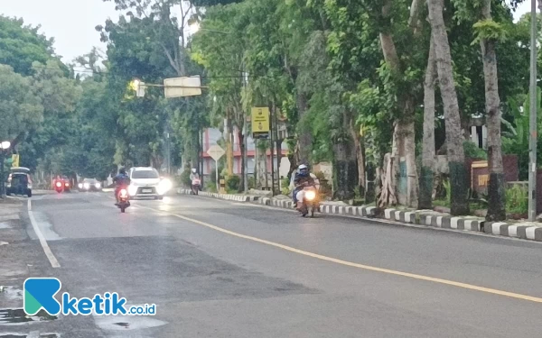 Thumbnail Berhenti Dekat Polsek, Mobil MC Cantik Asal Kabupaten Malang Digedor Orang Tak Dikenal
