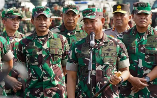 Thumbnail Berita - Panglima TNI Mutasi 117 Pati, Danpaspampres hingga Dua Pangdam Pulau Jawa Geser