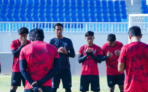 Thumbnail Berita - Pascainsiden Pelemparan Bus Persik, Arema FC Pertimbangkan Hengkang dari Kanjuruhan