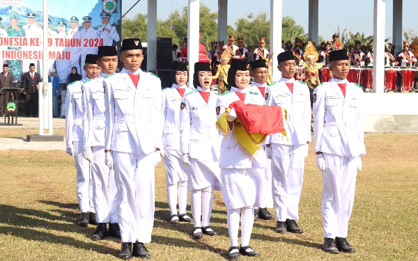 Persiapan Matang, Paskibra SMAN 1 Karas Sukses Jalankan Tugas di Upacara Kemerdekaan