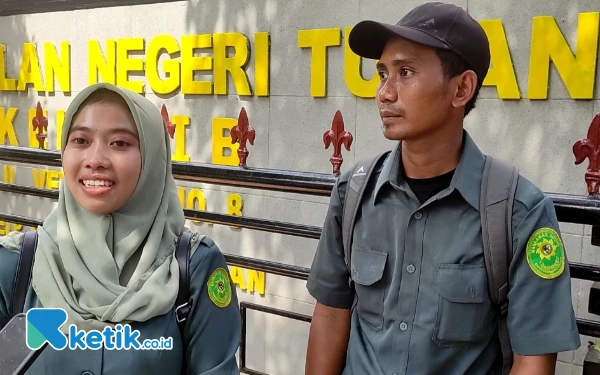 Thumbnail Berita - Penuhi Nazar Lolos CPNS Mahkamah Agung, Dua Pemuda-Pemudi Jalan Kaki dari Gresik ke Kantor PN Tuban