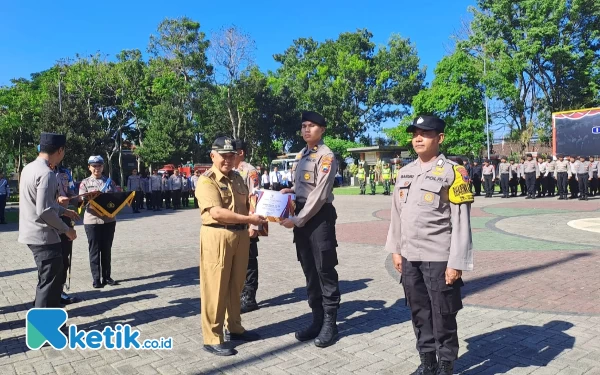 Berdedikasi Tinggi, 45 Personel Polres Malang Raih Penghargaan dari Bupati Malang