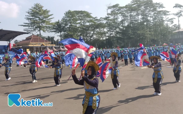 Thumbnail Berita - Rayakan HUT IGTKI, 4.513 Guru TK se-Kabupaten Malang Gelar Tari Massal di Stadion Kanjuruhan