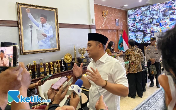 Thumbnail Berita - 35 Pejabat Pemkot Surabaya Dirombak Eri Cahyadi 