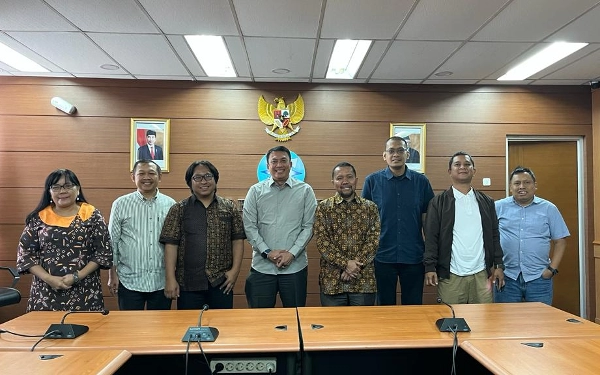 Thumbnail Berita - Organisasi Media dan Jurnalis Minta Jokowi Kaji Ulang Naskah Perpres Terkait Publisher Rights