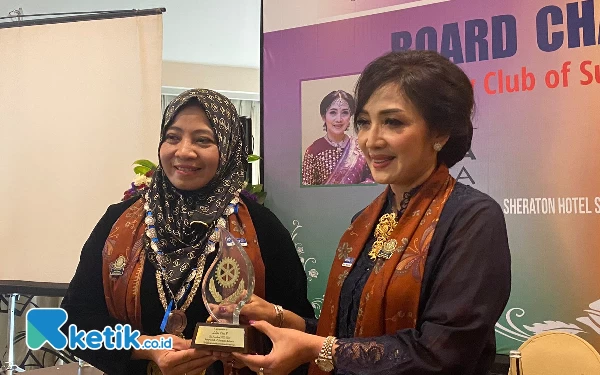 Thumbnail Berita - Gantikan Luhita Citra, Rohmawati Jadi Presiden Rotary Club Surabaya Kaliasin
