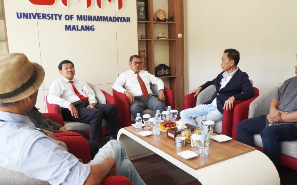 Thumbnail Berita - Rektor UMM Dukung Penuh Gerakan Ekonomi Sutrisno Lukito Berbasis Warung Kelontong