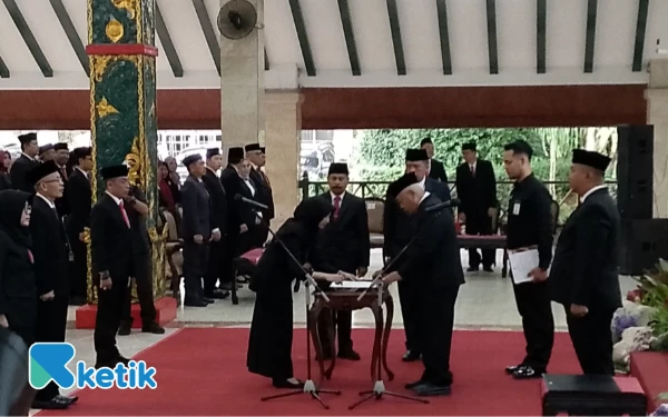Thumbnail Berita - Bupati Sanusi Lantik 4 Plt Kepala OPD Pemkab Malang Jadi Kepala Definitif, Ini Daftarnya