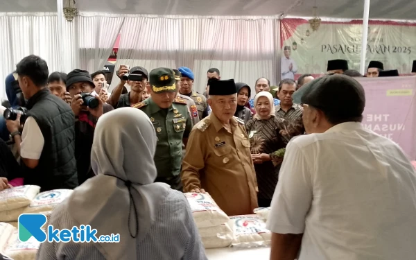 Dibuka Bupati Abah Sanusi, Pasar Lebaran Disperindag Kabupaten Malang Diserbu Pembeli