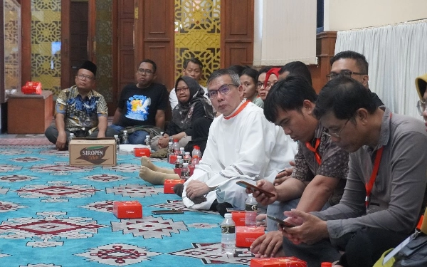 Thumbnail Berita - Puluhan Agamawan Muda Lintas Agama Sambangi Masjid Nasional Al-Akbar Surabaya