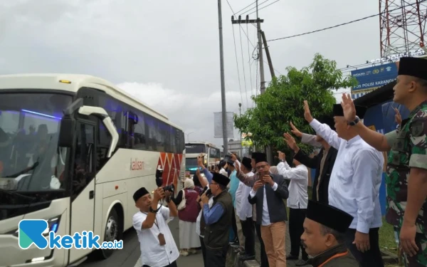Thumbnail Berita - Secara Bertahap, Bupati Malang Berangkatkan 1.371 Jemaah Calon Haji