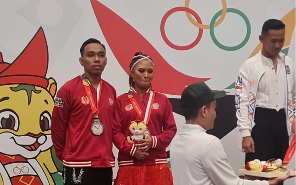 Thumbnail Meski Dibekap Cedera, Atlet Dansa Bersaudara Sumbang Medali Perak untuk Sulsel di PON 2024