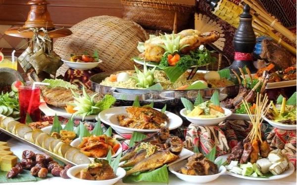 Thumbnail Berita - Wajib Tahu! Ini 5 Makanan Khas Lebaran dari Berbagai Daerah di Indonesia