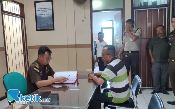 Thumbnail Diduga Lakukan Penipuan CPNS, Kejari Tahan Eks Sekdin Dispora Kabupaten Malang