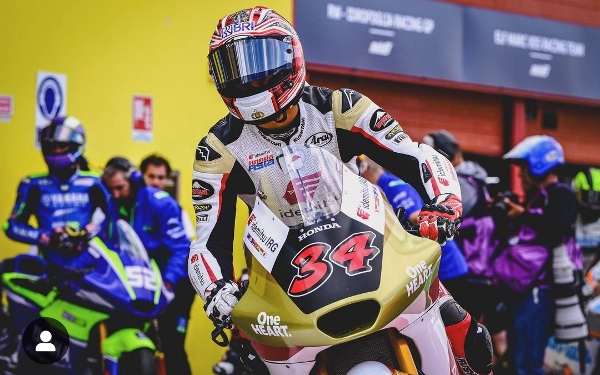 Thumbnail Berita - Sejarah! Raih Poin Lagi di GP Italia, Mario Aji Pembalap GP Moto2 Terbaik Indonesia