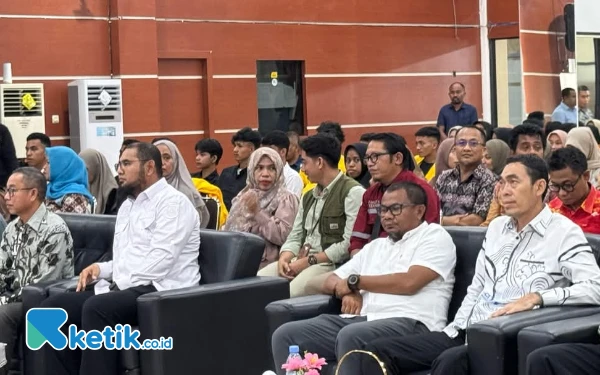 Thumbnail Bupati Halsel didampingi beberapa kepala dinas di lingkungan Pemkab Halsel, salah satunya adalah Kepala Dinas Perkim Ikbal Hi. Mustafa, Rabu 12 Februari 2025. (Foto: Mursal Bahtiar/Ketik.co.id)