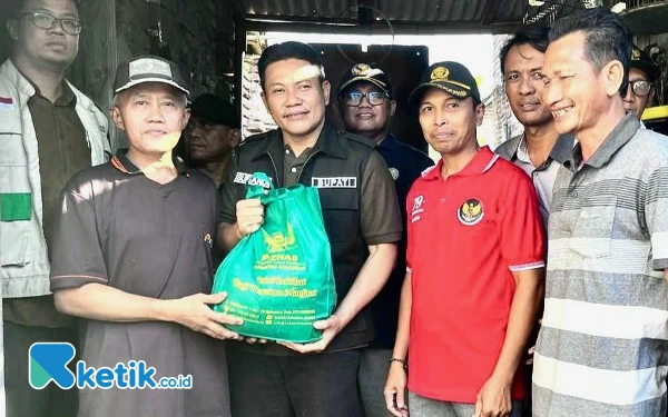 H Subandi Bantu Rehab Rumah, Warga Krian Bersyukur Diperhatikan Bupati