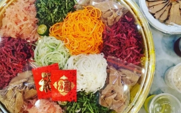 Yee Sang Tradisi Makan Bersama Tahun Baru Imlek