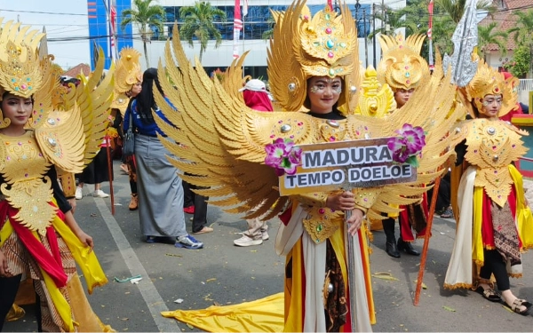 Thumbnail Usung Dua Tema, SMAN 4 Bangkalan Tampil Memukau di Karnaval 17 Agustusan