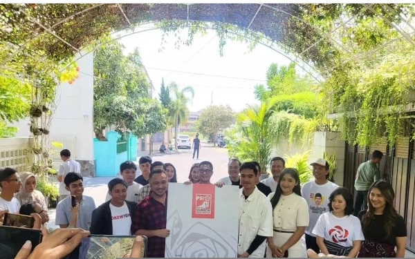 Gambar Resmi Anggota PSI, Pengurus DPP Datangi Rumah Kaesang Pangarep di Solo