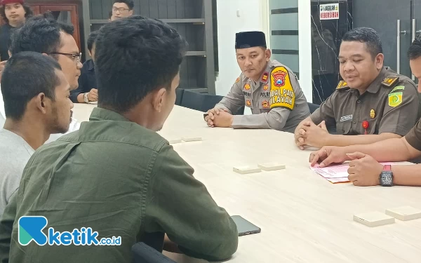 Kelaparan, Remaja Yatim Piatu Curi 1 Bungkus Mie Instan, Kejari Surabaya Berikan Restorative Justice