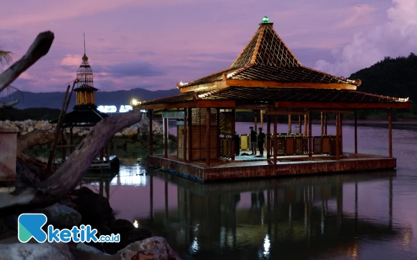 Sambut Petang Ramadan di Masjid Apung Pancer Door Pacitan