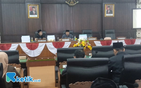 Foto Suasana rapat paripurna DPRD Kabupaten Trenggalek, (14/6/2023). (Foto: Agus Riyanto/Ketik.co.id)