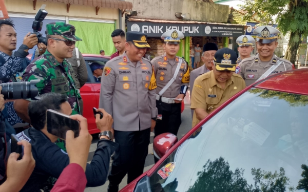 Thumbnail Berita - Bantu Pemudik, Kapolres Malang dan Forkopimda Sosialisasikan Layanan 110